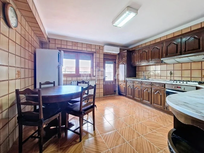 Moradia T5 para Venda em Sé, Santa Maria e Meixedo Foto 6