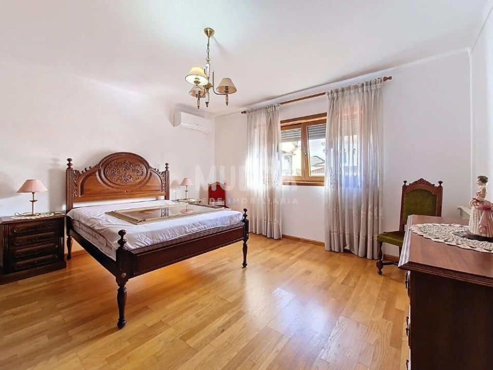 Moradia T5 para Venda em Sé, Santa Maria e Meixedo Foto 11