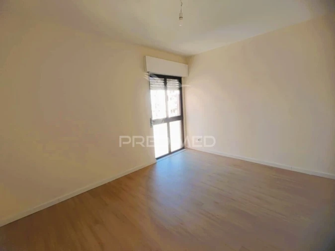 Apartamento T2 para Venda em Algueirão-Mem Martins Foto 10