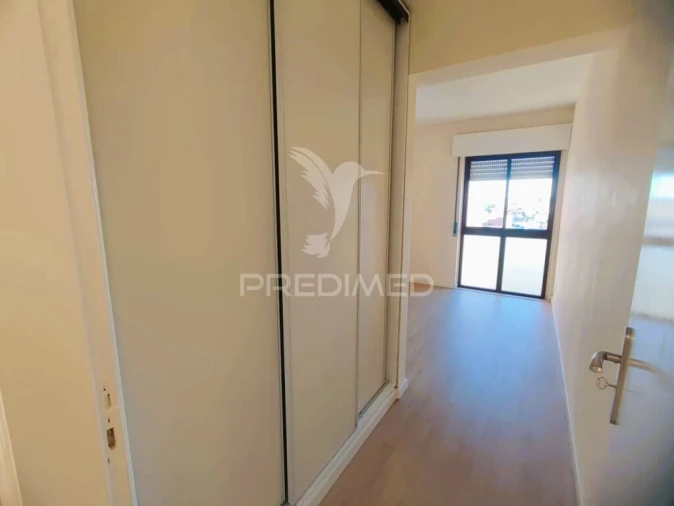 Apartamento T2 para Venda em Algueirão-Mem Martins Foto 16