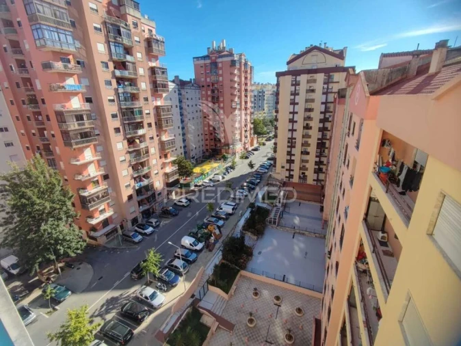 Apartamento T2 para Venda em Algueirão-Mem Martins Foto 8