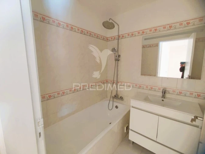 Apartamento T2 para Venda em Algueirão-Mem Martins Foto 20