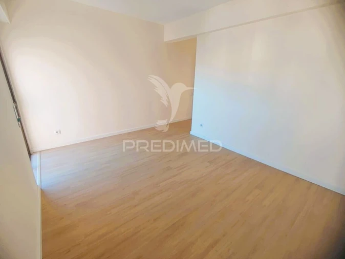 Apartamento T2 para Venda em Algueirão-Mem Martins Foto 15