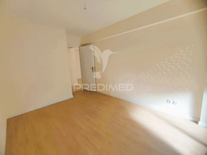 Apartamento T2 para Venda em Algueirão-Mem Martins Foto 18