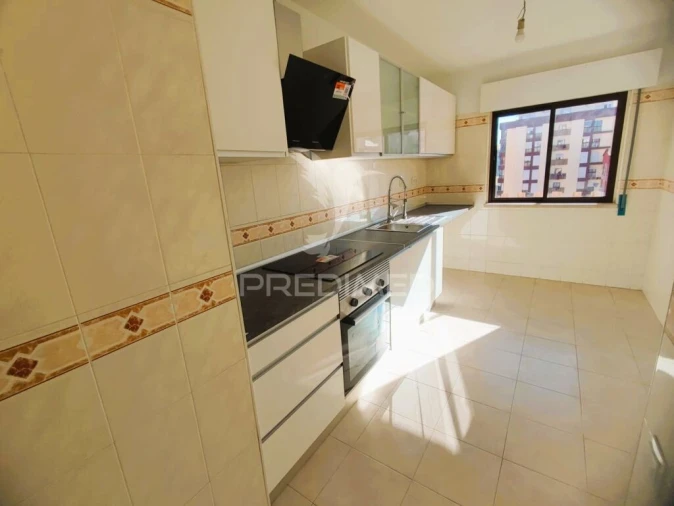 Apartamento T2 para Venda em Algueirão-Mem Martins Foto 12