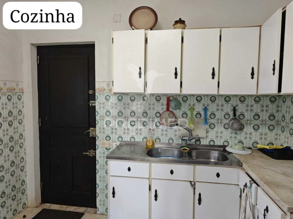 Moradia T3 para Venda em Guia Foto 10