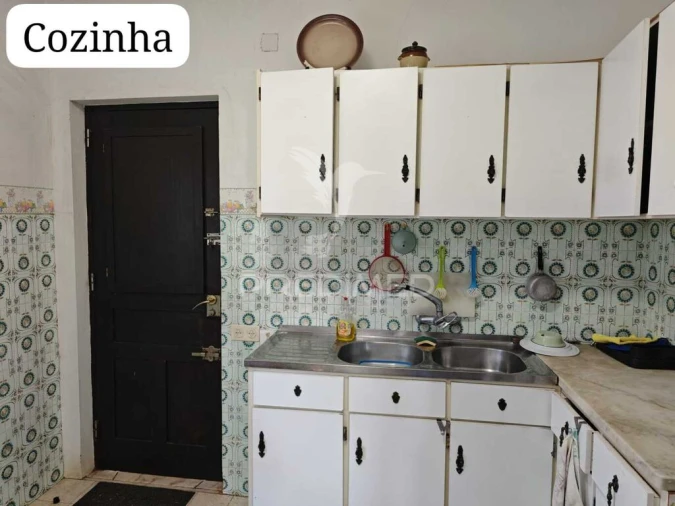 Moradia T3 para Venda em Guia Foto 9