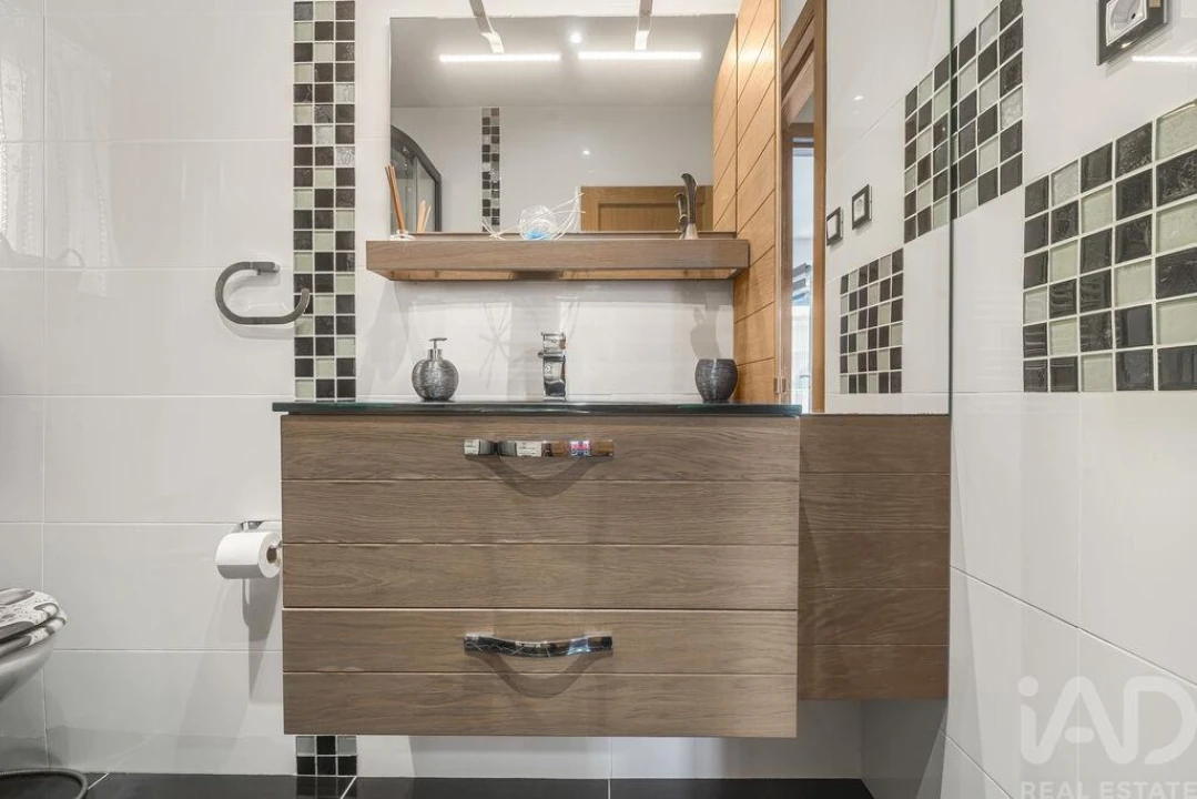 Apartamento T2 para Venda em Nazare Foto 11