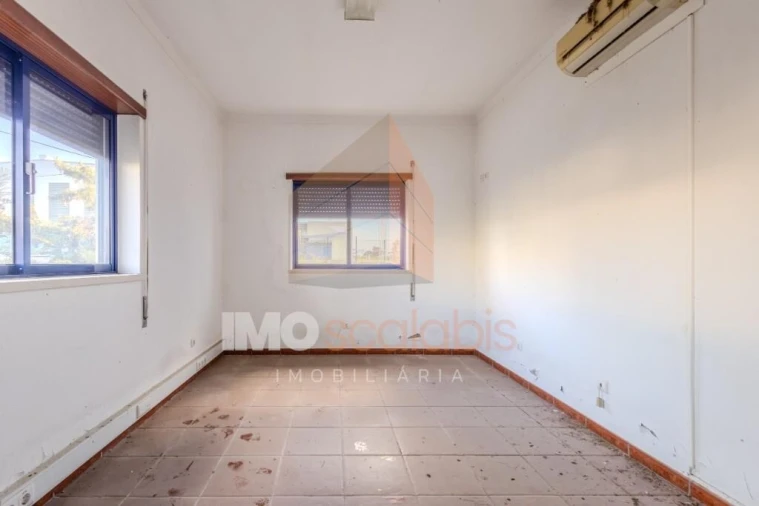 Armazém para Venda em Alpiarça Foto 16