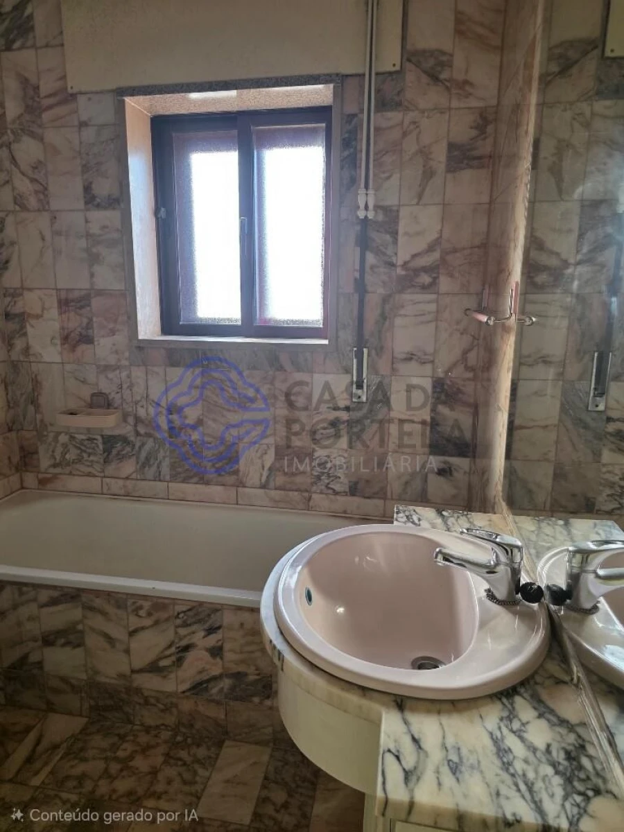 Apartamento T4 para Venda em Espinho Foto 5