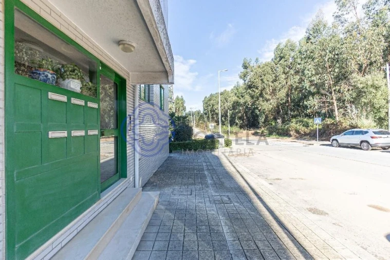 Apartamento T2 para Venda em Fânzeres e São Pedro da Cova Foto 2