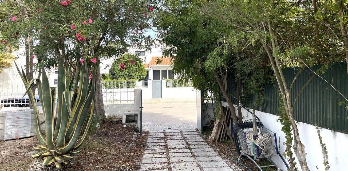 Moradia T3 para Venda em Corroios Foto 13