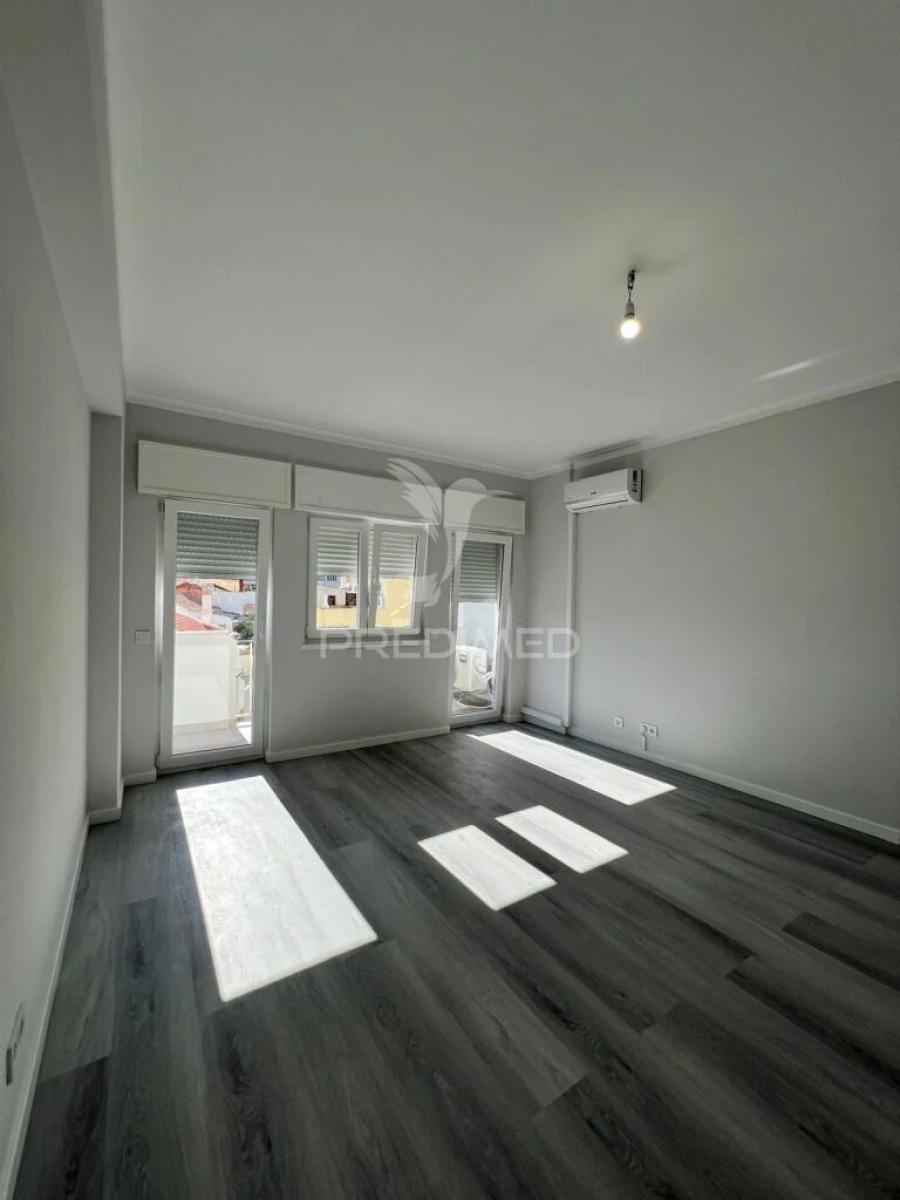 Apartamento T3 para Venda em Portimão Foto 11