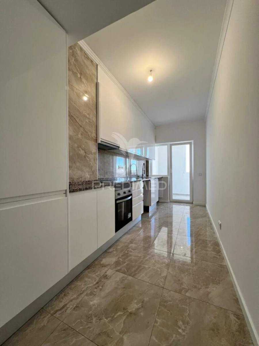 Apartamento T3 para Venda em Portimão Foto 6