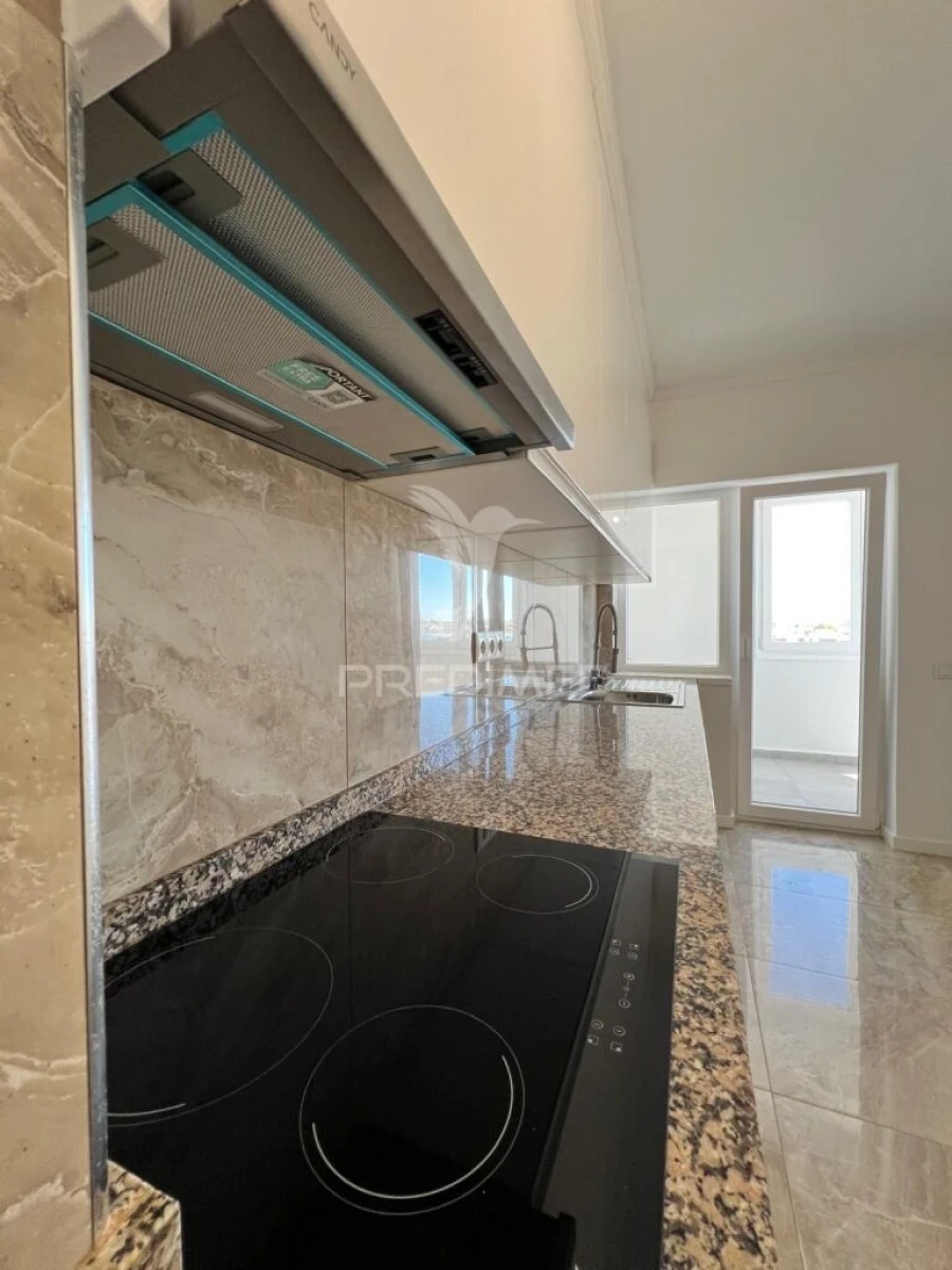 Apartamento T3 para Venda em Portimão Foto 8