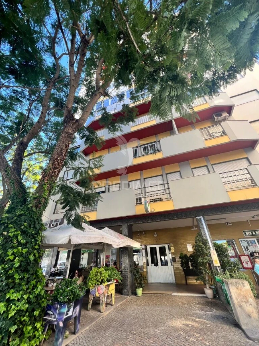 Apartamento T3 para Venda em Portimão Foto 2