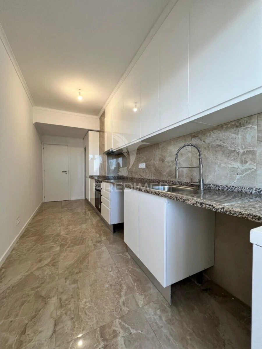 Apartamento T3 para Venda em Portimão Foto 5