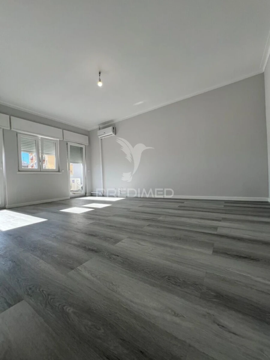 Apartamento T3 para Venda em Portimão Foto 12