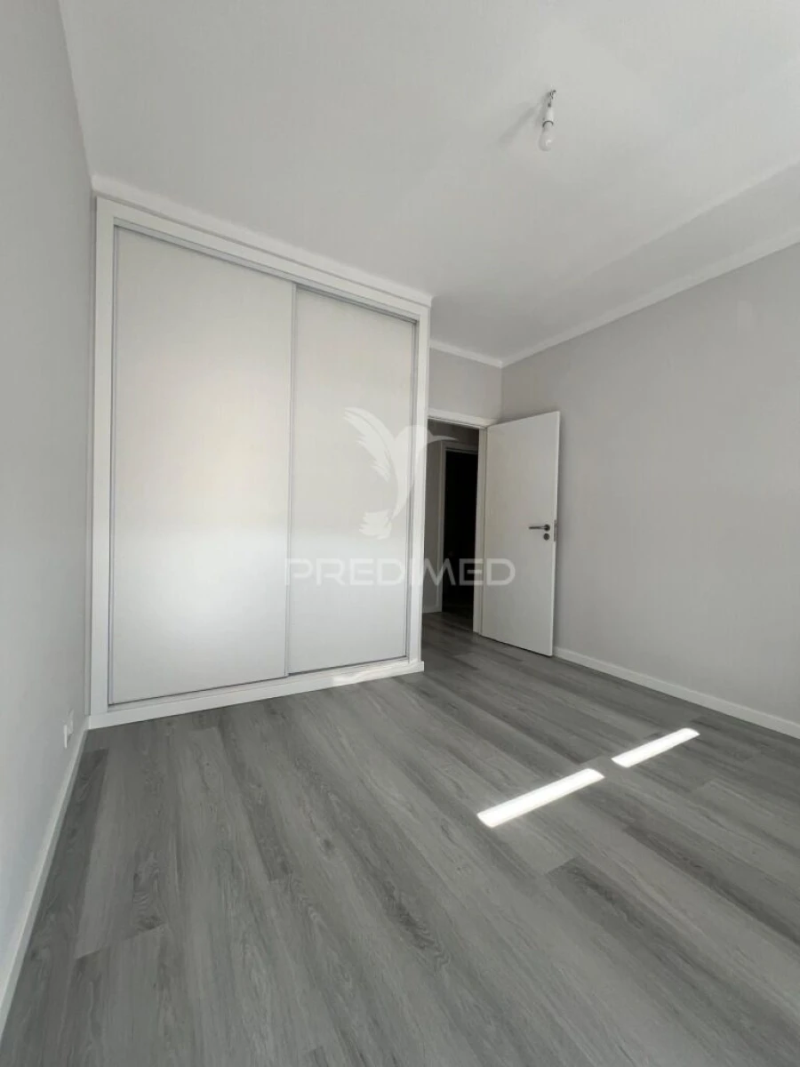 Apartamento T3 para Venda em Portimão Foto 18