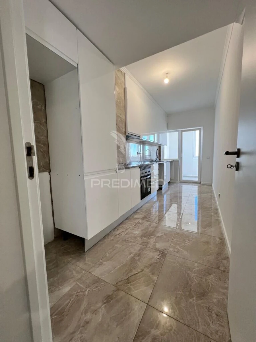 Apartamento T3 para Venda em Portimão Foto 1