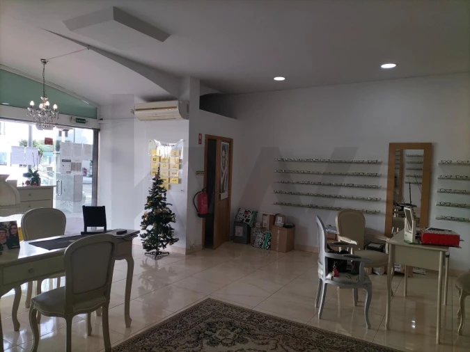 Loja para Arrendamento em Albufeira e Olhos de Água Foto 5