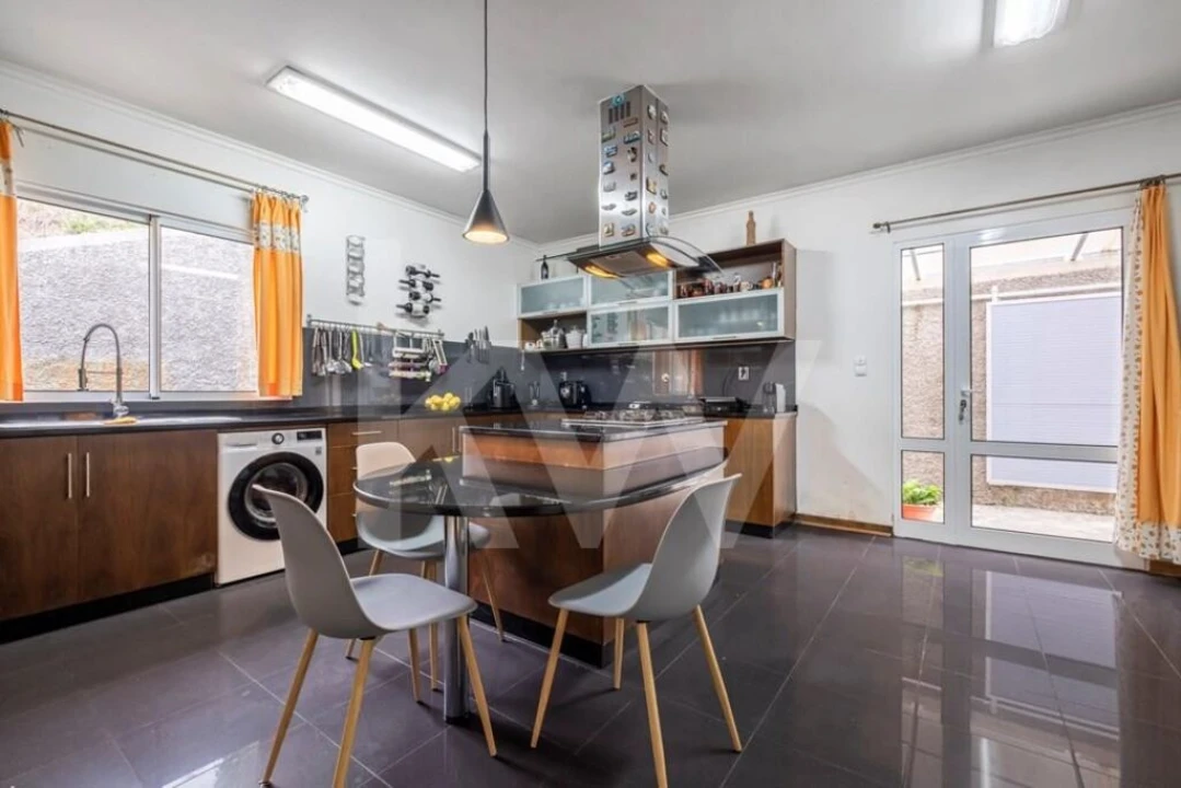 Moradia T3 para Venda em Arco da Calheta Foto 21