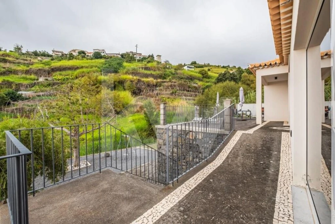 Moradia T3 para Venda em Arco da Calheta Foto 40