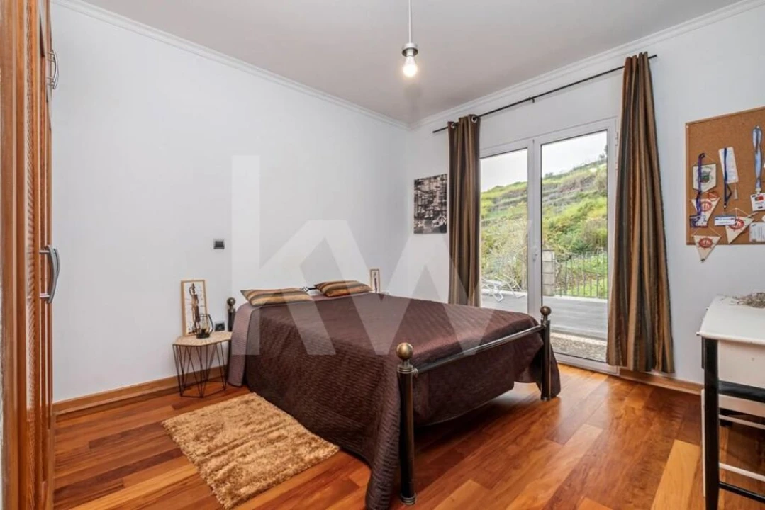 Moradia T3 para Venda em Arco da Calheta Foto 18