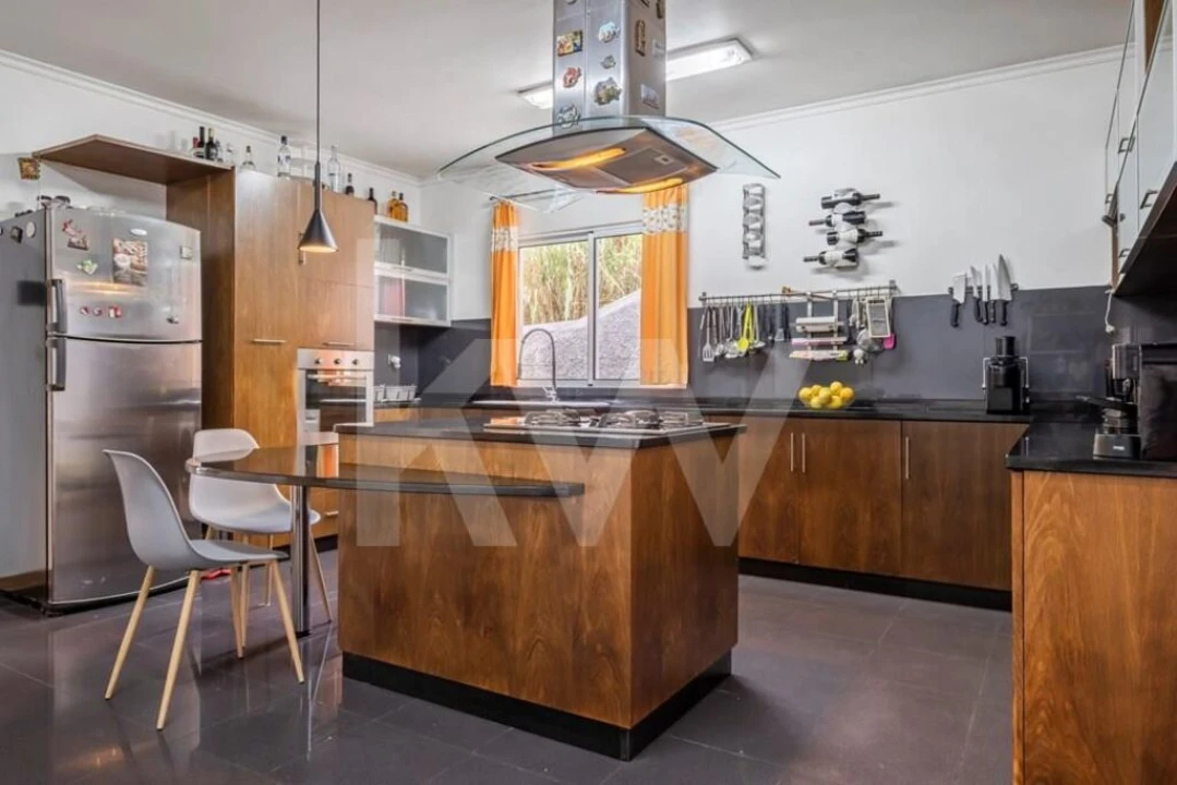 Moradia T3 para Venda em Arco da Calheta Foto 23