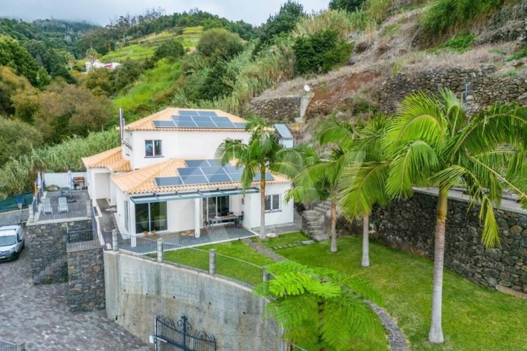 Moradia T3 para Venda em Arco da Calheta Foto 48