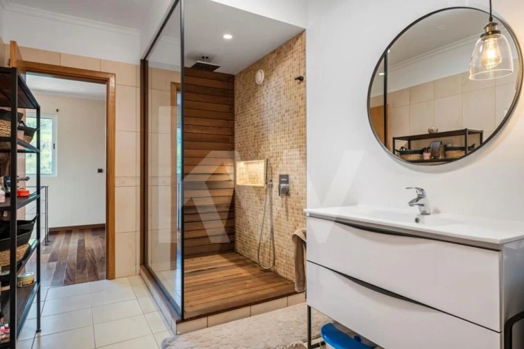 Moradia T3 para Venda em Arco da Calheta Foto 32