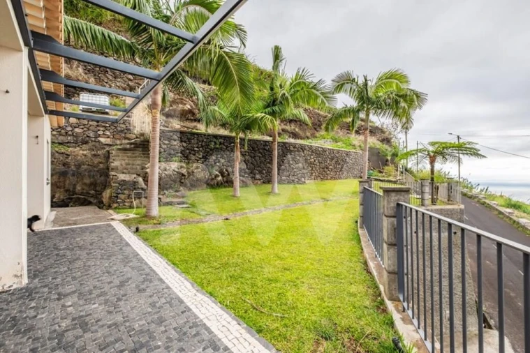 Moradia T3 para Venda em Arco da Calheta Foto 38