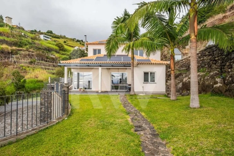 Moradia T3 para Venda em Arco da Calheta Foto 37