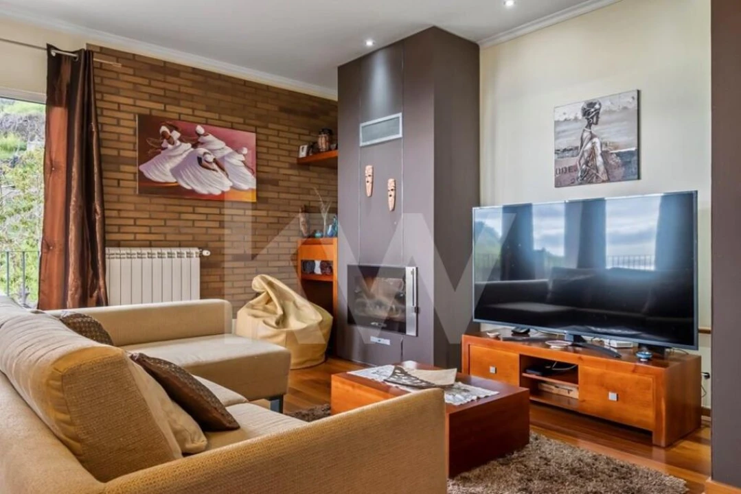 Moradia T3 para Venda em Arco da Calheta Foto 4