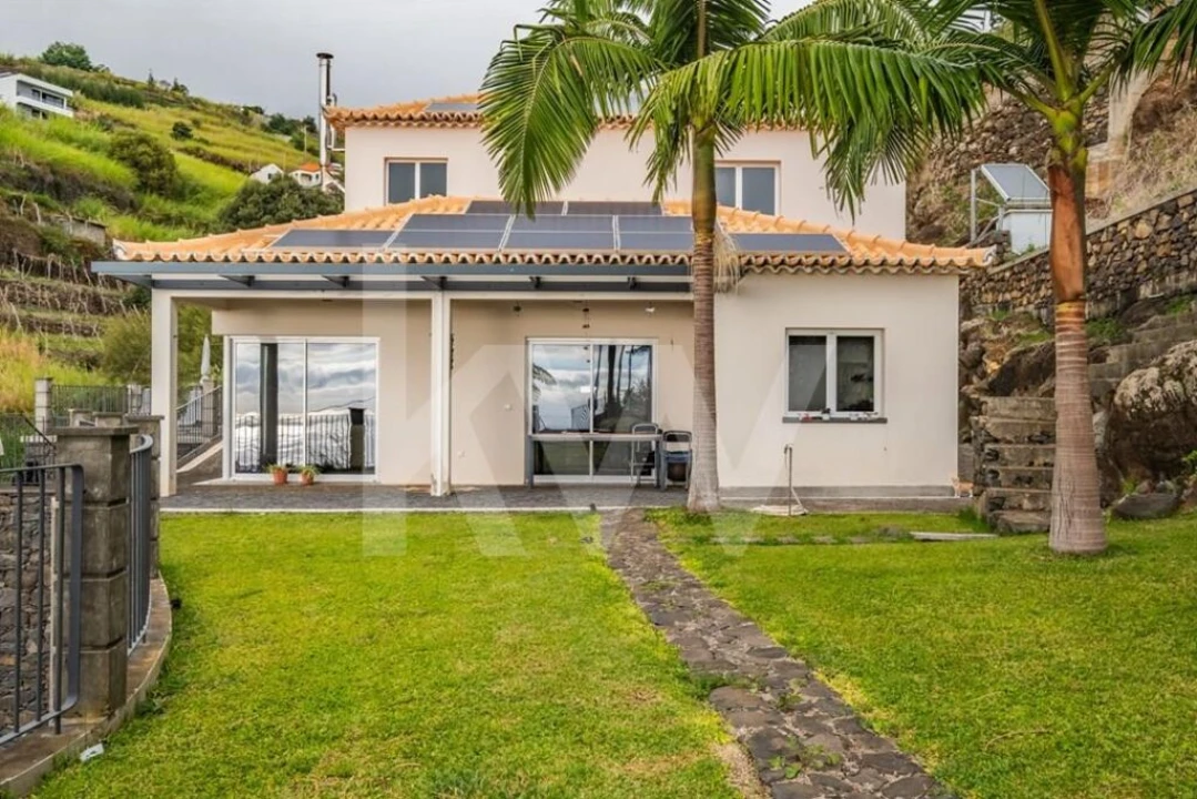 Moradia T3 para Venda em Arco da Calheta Foto 36