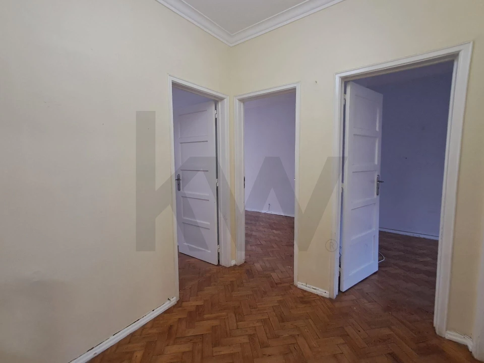 Apartamento T2 para Venda em Alfragide Foto 6