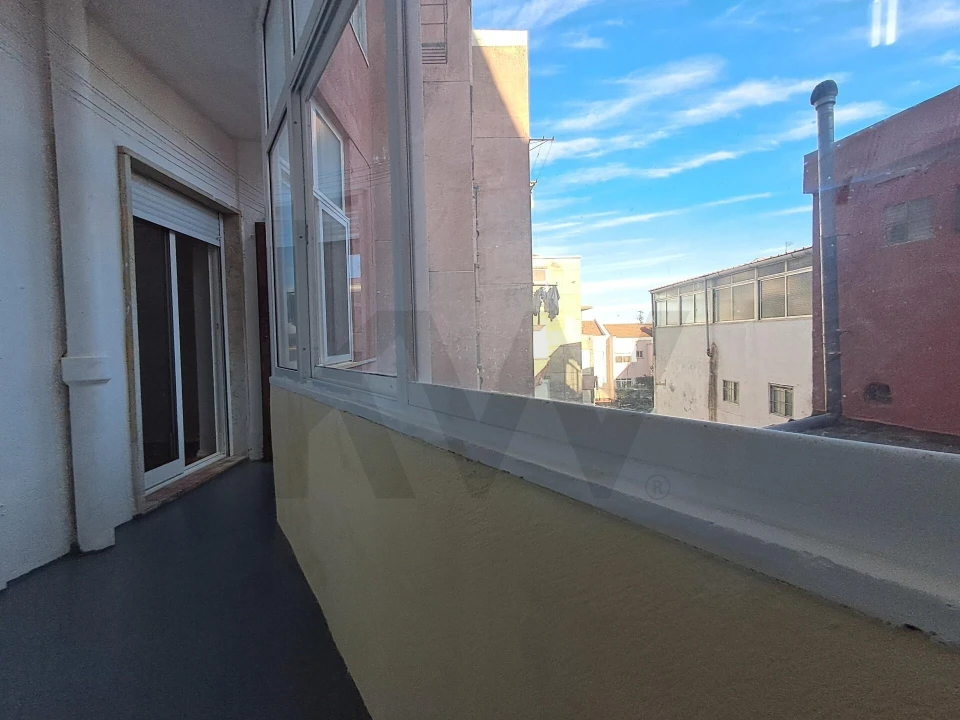 Apartamento T2 para Venda em Alfragide Foto 18