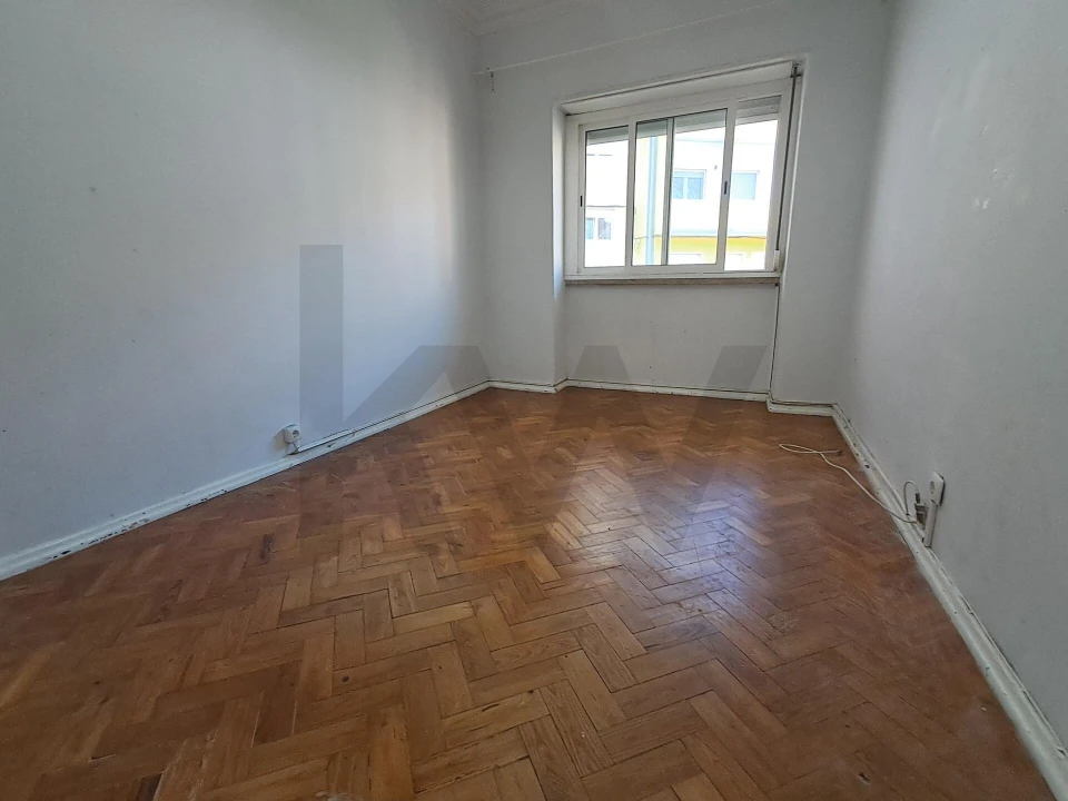 Apartamento T2 para Venda em Alfragide Foto 9