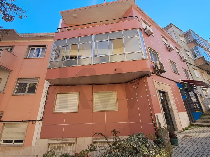 Apartamento T2 para Venda em Alfragide Foto 3