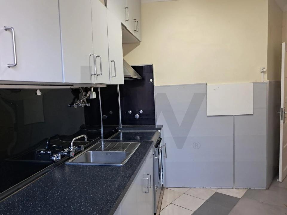 Apartamento T2 para Venda em Alfragide Foto 4