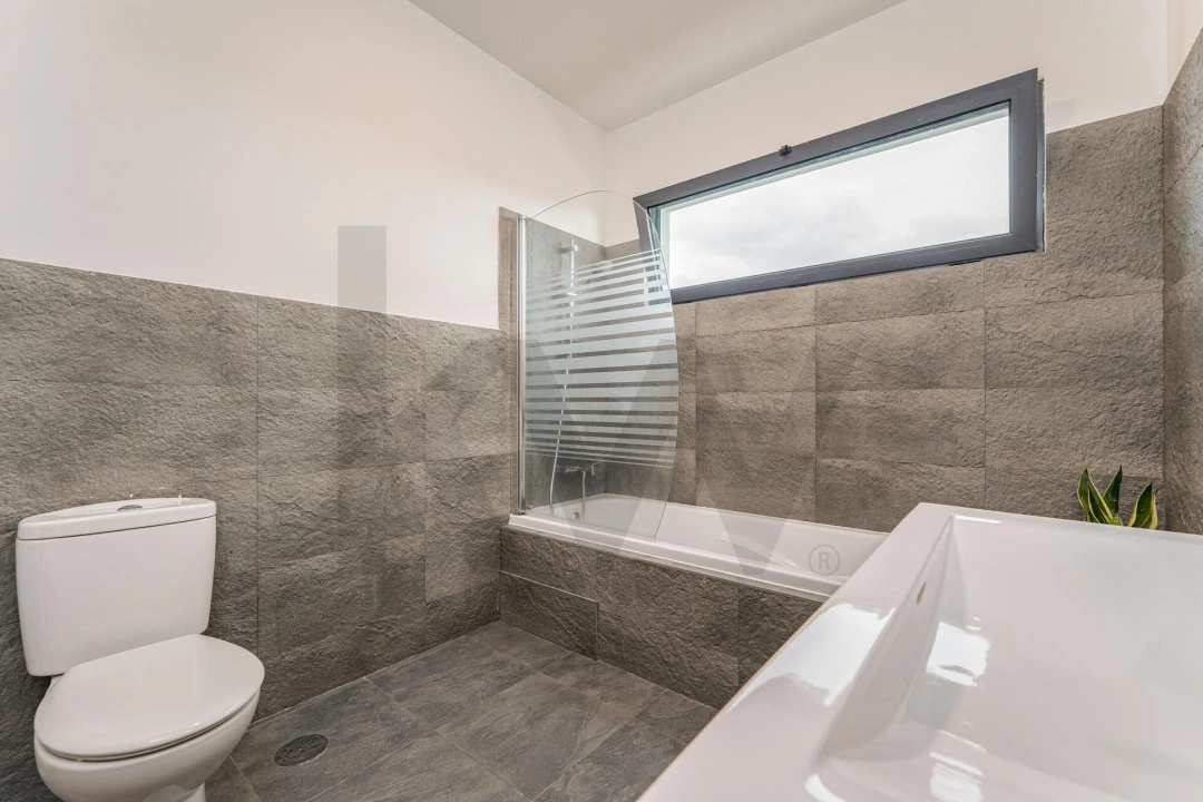 Moradia T2 para Venda em São Roque Foto 11