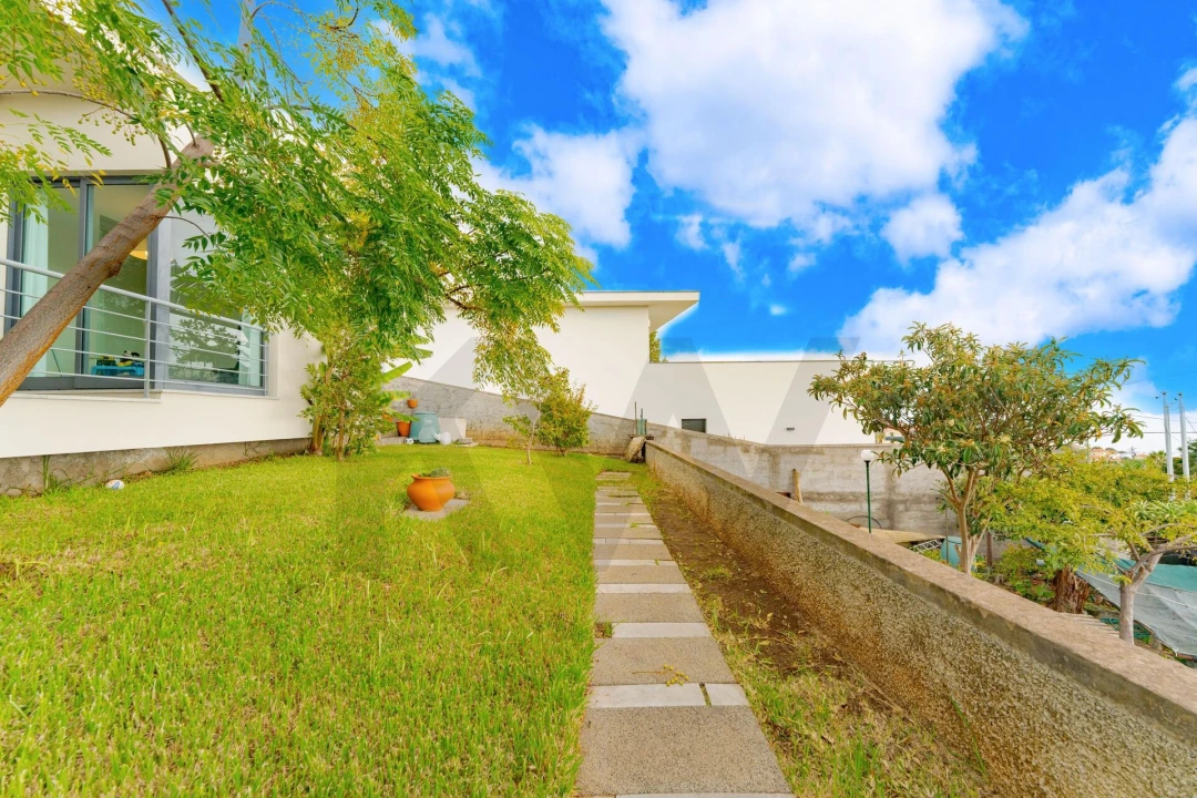 Moradia T2 para Venda em São Roque Foto 38