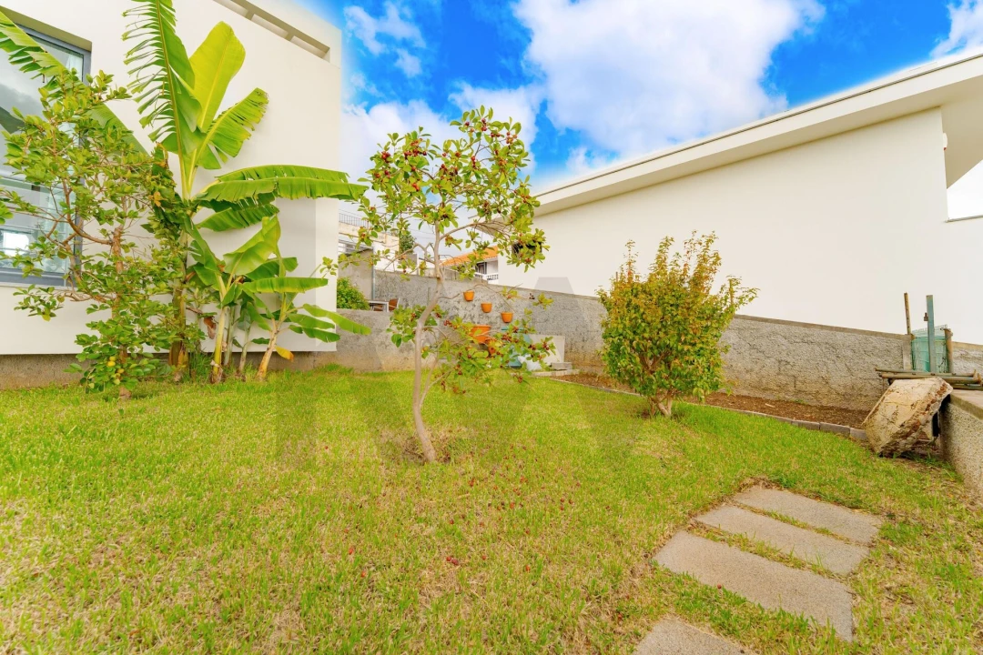 Moradia T2 para Venda em São Roque Foto 37