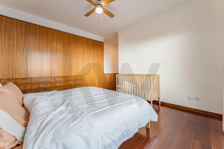 Moradia T2 para Venda em São Roque Foto 8