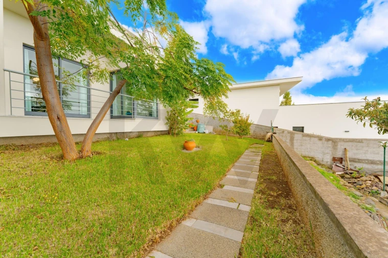 Moradia T2 para Venda em São Roque Foto 39