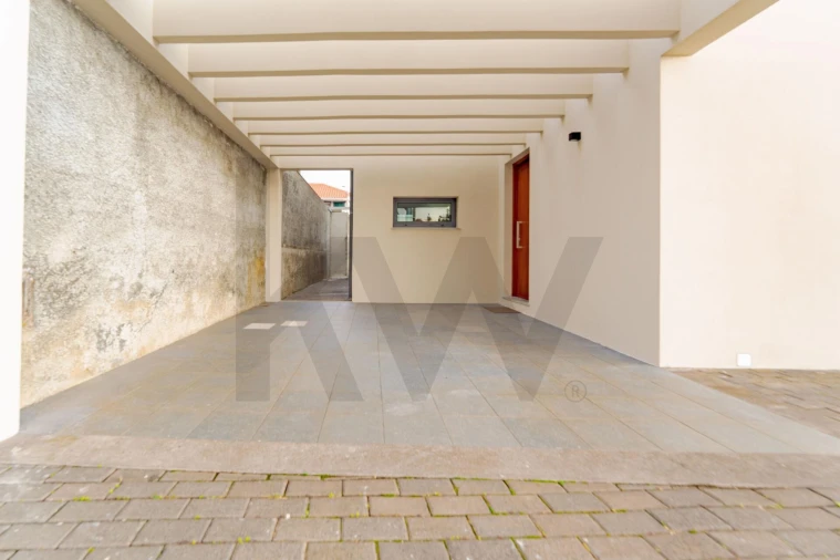 Moradia T2 para Venda em São Roque Foto 19