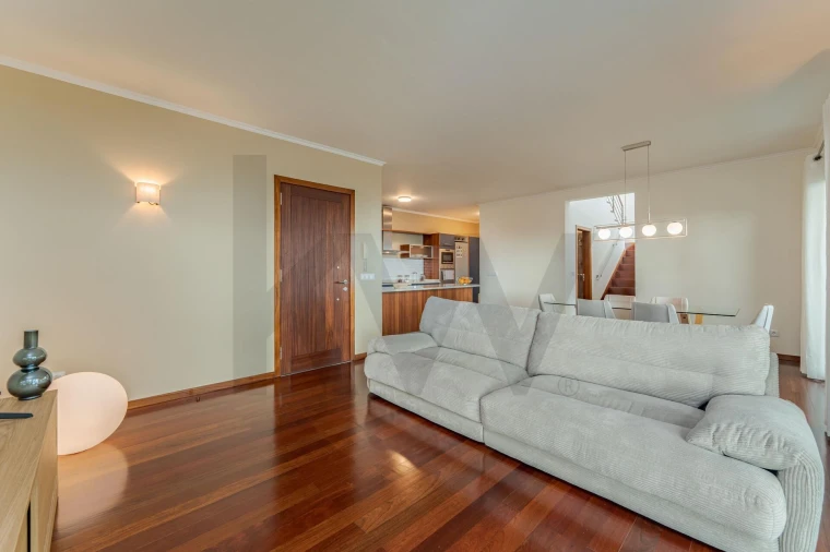 Moradia T2 para Venda em São Roque Foto 5