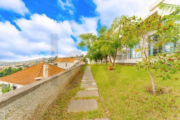 Moradia T2 para Venda em São Roque Foto 36