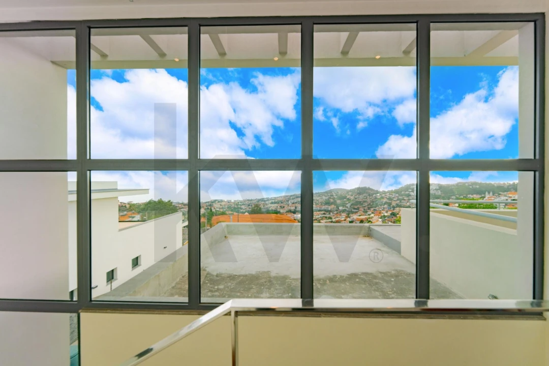 Moradia T2 para Venda em São Roque Foto 24