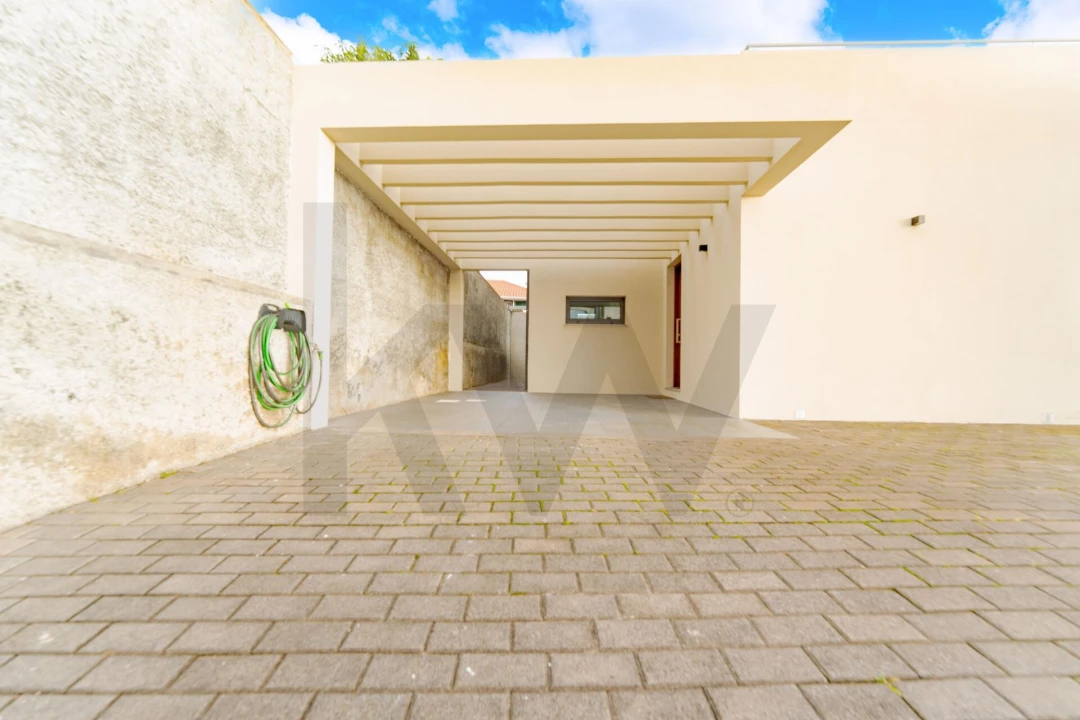 Moradia T2 para Venda em São Roque Foto 22